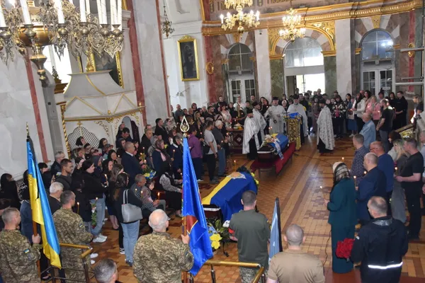 У Луцьку попрощались із Героями Андрієм Кравчуком та Романом Смалем (фото)