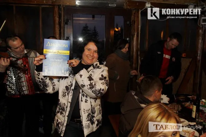 Ірина Мордик пообіцяла передати нагороду кращого бомбардира турніру Михайлу Степаняну, який не зміг дочекатися церемонії нагородження
