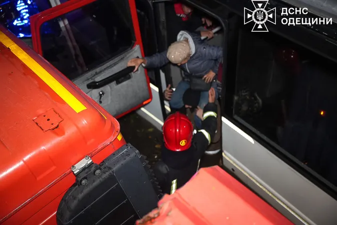 Внаслідок потужної зливи в Одесі загинули 9 людей, серед них – дитина (фото)
