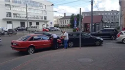 У центрі Луцька через ДТП ускладнений рух автотранспорту (фото)