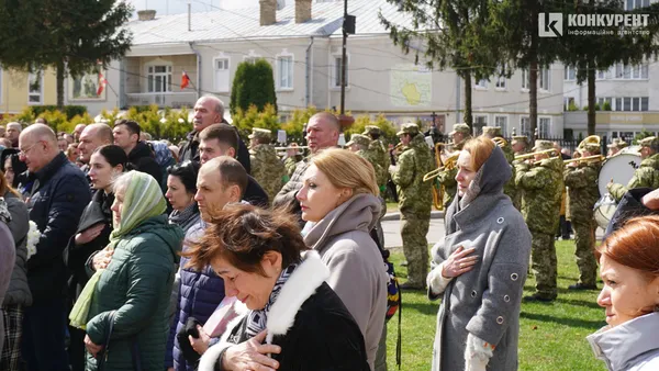 Луцьк на колінах: попрощалися з двома полеглими Героями (фото, відео)