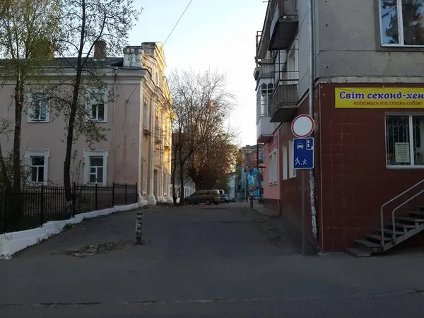 Лучанин пояснив, як водії авто можуть «успішно» паркуватися в центрі міста (фото)
