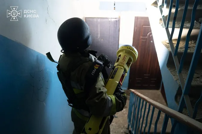 Троє загиблих, десятки будинків пошкоджені: наслідки масованої атаки на Київ