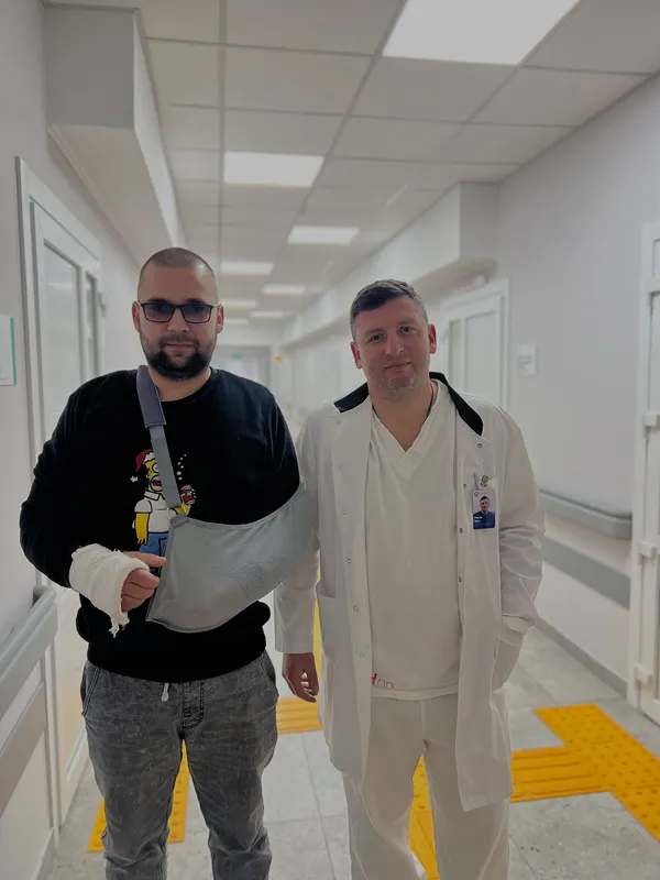 Диво медицини: у Нововолинську медики відновили руку чоловіку після надскладного перелому (фото 18+)