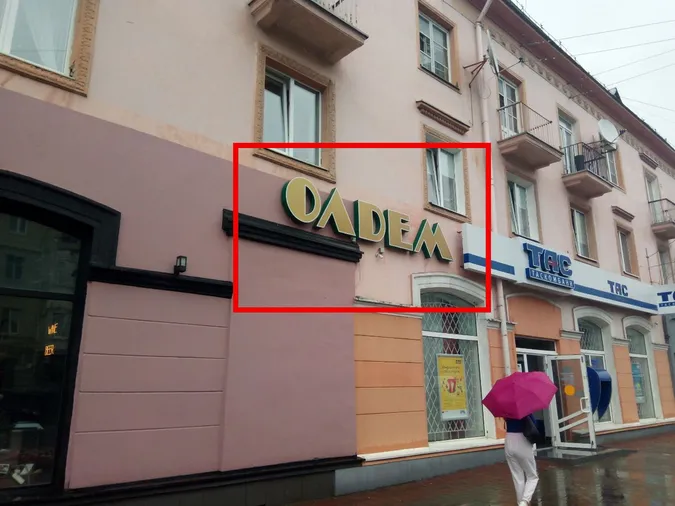 У Луцьку зобов'язали ROZETKA, «Аврору» та Dnipro M прибрати незаконні вивіски (фото)