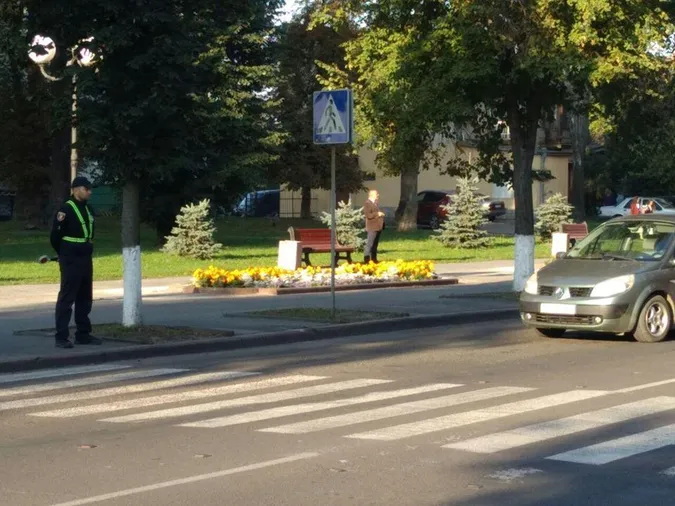 Луцькі патрульні вимагають убезпечити пришкільні території