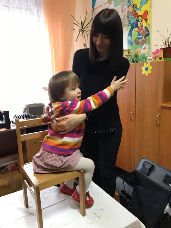Луцькі майстри робили вихованцям дитбудинку стильні зачіски (фото)