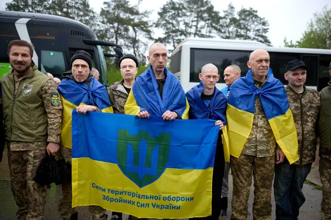 Відбувся обмін – 205 полонених захисників повернулися в Україну