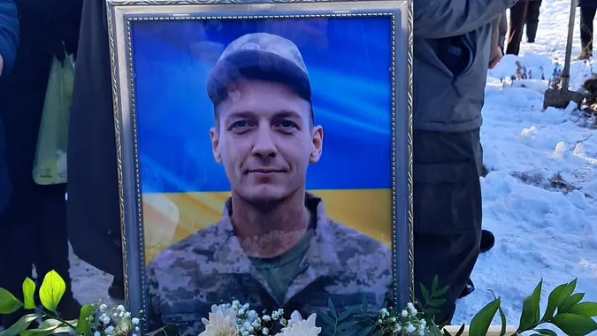 🕯 Загинув майже три роки тому: на Волині попрощалися з Героєм Олександром Оксенюком