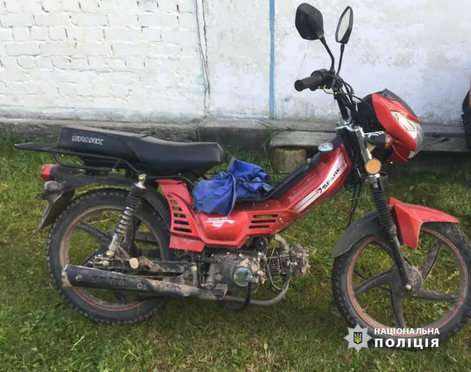 У Любомльському районі в чоловіка вкрали мопед