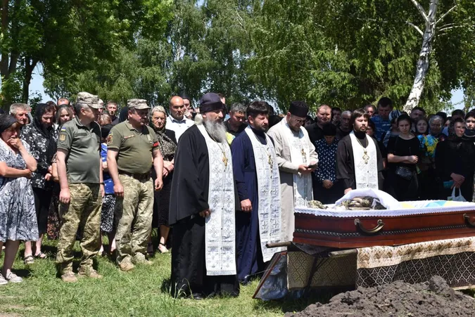 У Луцькому районі провели в останню путь Героя Павла Косячнікова (фото)