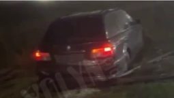 Водій зник: у Рованцях BMW зніс зупинку та злетів у кювет (відео)