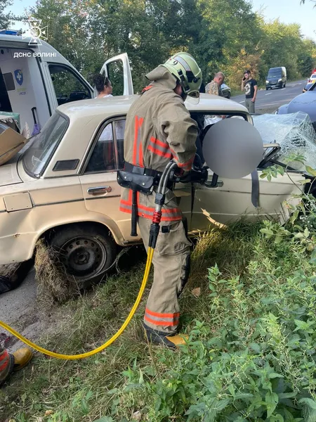 У Луцькому районі «мерс» протаранив ВАЗ – загинув 36-річний пасажир (фото)