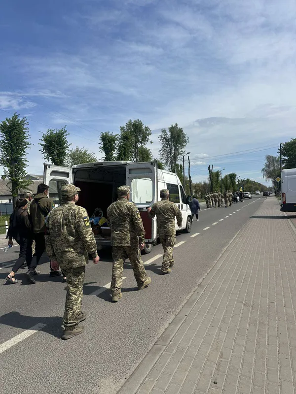 Загинув на Харківщині: на Волині попрощалися з воїном Андрієм Вересом (фото)
