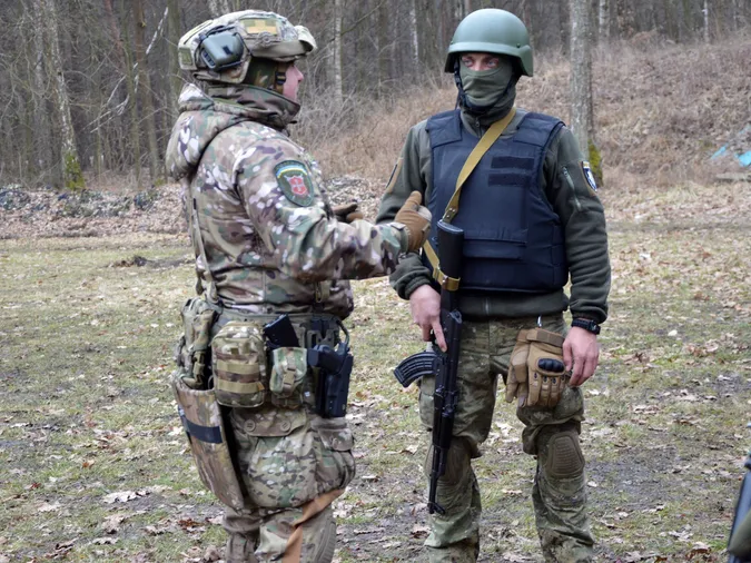 «Усі готові бити ворога»: як на Волині тренуються бійці бригади «Лють» (фото, відео)