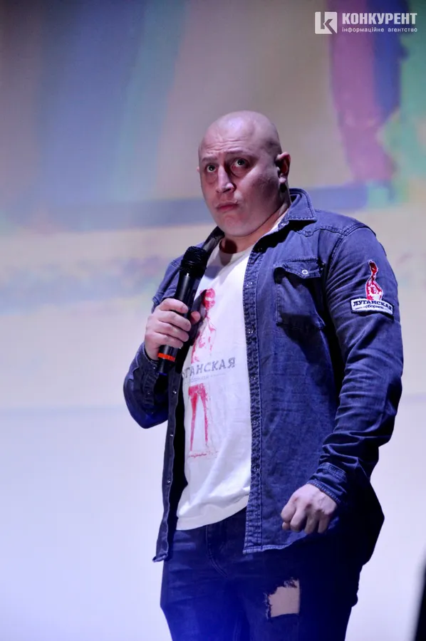 Як лігосмішники у Луцьку «рвали» зал жартами про політику та район ЛПЗ (фото)