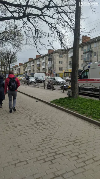 У Луцьку на Перемоги збили мотоцикліста (фото, оновлено)