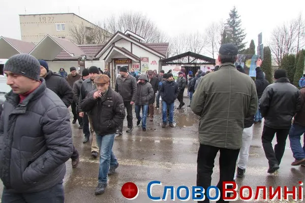 Гірники нововолинської шахти перекрили дороги і вимагають відставки керівництва «Волиньвугілля»