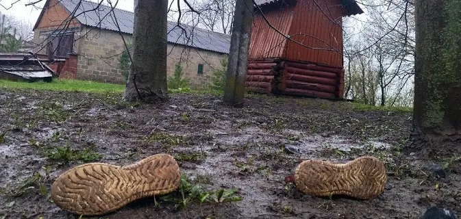 Не пам'ятає, як впав: стан чоловіка, якого на Волині визволяли з колодязя (фото, відео)