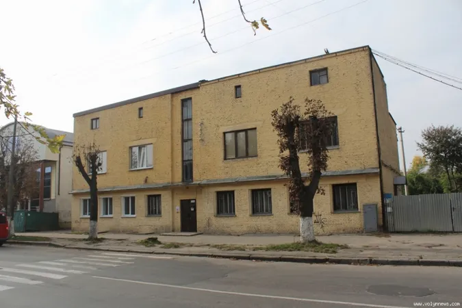 Лучани зможуть приватизувати кімнати у військових гуртожитках