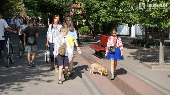 Вишиванки, сонце, діти: як Луцьк зустрів 33-ю річницю незалежності (фото)
