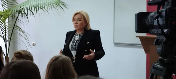 Що робила Оксана Білозір у луцькому виші і до чого тут Ющенко