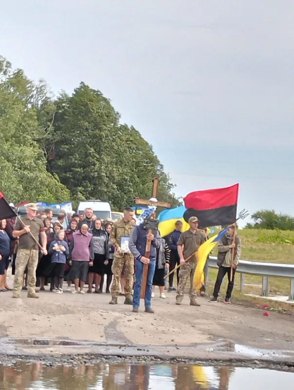 На Волині громада попрощалася з загиблим на Донеччині захисником Андрієм Денисюком