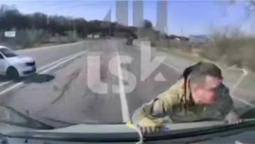 Біля Луцька військового ТЦК збили і прокатали на капоті буса (відео)