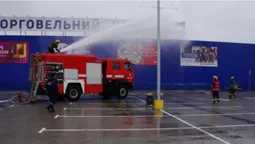 У Нововолинську «гасили» пожежу в «Епіцентрі К» (фото)