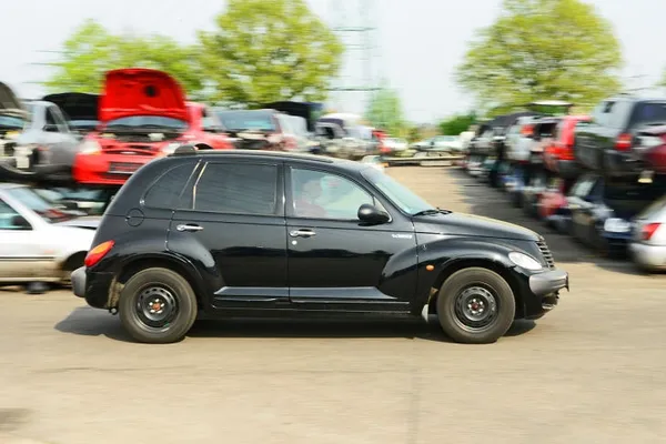 ТОП-7 автомобілів, які не варто купувати навіть за кордоном 