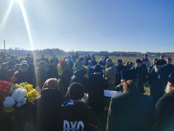 Батьки лишились без дитини: під Луцьком поховали молодого Героя Олександра Друкачука (фото)