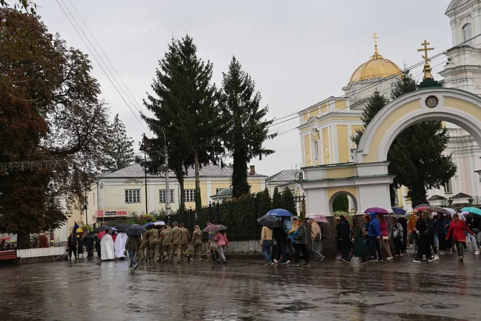 У Луцьку попрощалися із загиблим воїном Романом Ющуком (фото)