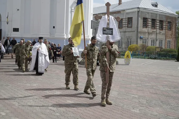 На Волині попрощалися з молодим захисником Любомиром Картишевим (фото)