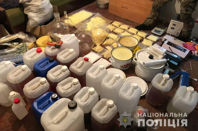На Горохівщині злочинці заробляли мільйони на прекурсорах (фото, відео)