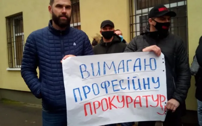 Скандал у Рівному: підозрюваного в серії зґвалтувань відпустили під домашній арешт