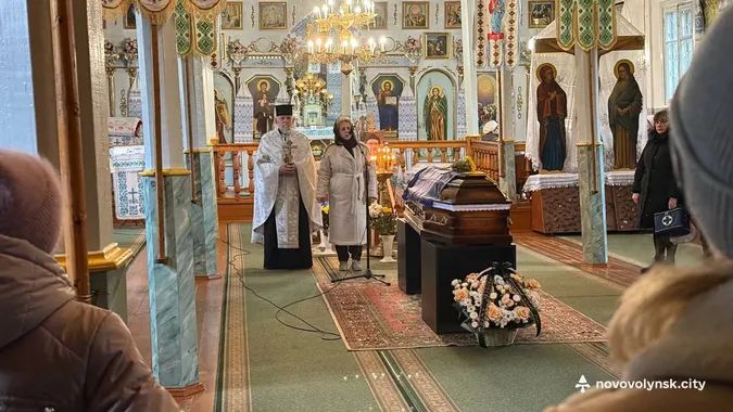 У Нововолинську попрощалися із загиблим бійцем Олегом Головенком (фото)