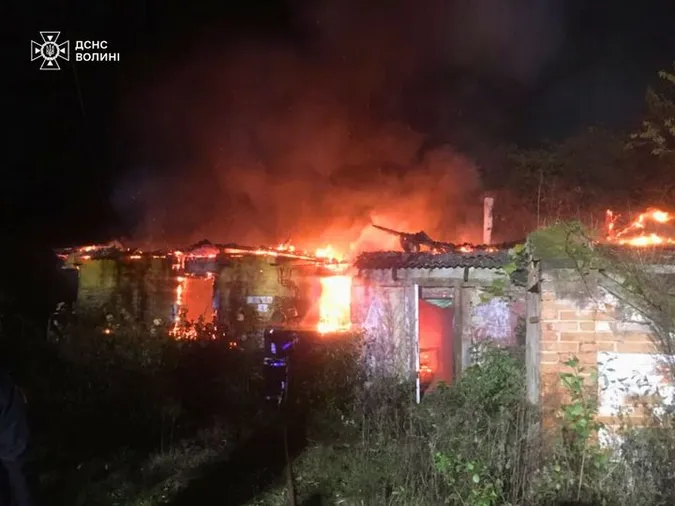 Згорів будинок: у Володимирському районі на місці пожежі знайшли тіло чоловіка