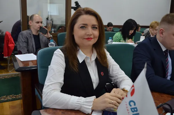 ❗️ Вакцинованим українцям віком від 60 років подарують смартфони, – Зеленський