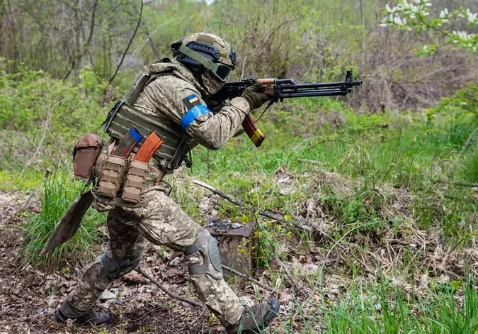 Воїни тримають оборону Бахмута та Мар’їнки, – Генштаб