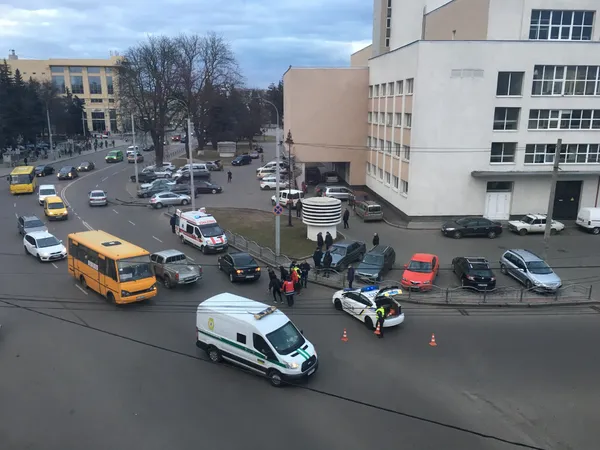 У центрі Луцька збили велосипедиста (фото)