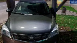 У Луцьку працівник автомийки влетів у стовп на автівці клієнта (фото)
