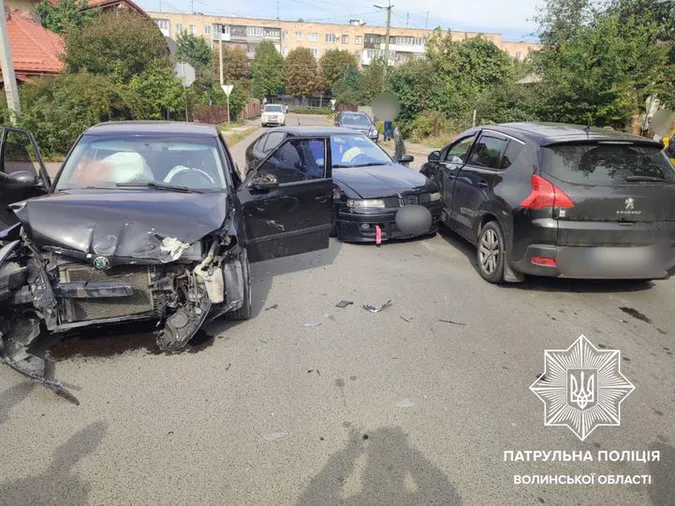 У Луцьку зіткнулися Skoda і Seat Leon (фото)