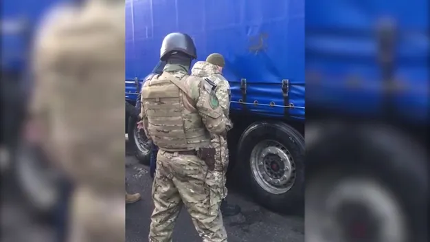 В «Ягодині» прикордонник за гроші «рішав» автомобільну чергу (фото, відео)