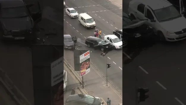 У Луцьку на Ковельській зіткнулися три автівки (відео)