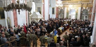 Небо плакало: у Луцьку відбулося прощання з трьома Героями Євгенієм Садовським, Олегом Чернюком та Олександром Смалюхом