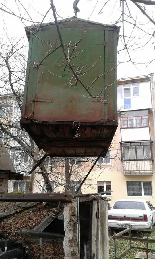 Лучанка в гаражі облаштувала точку продажу сурогату (фото)
