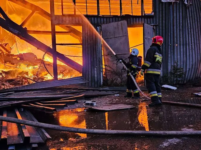 Російська атака: у Львові під завалами знайшли тіло чоловіка