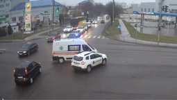 У Луцьку легковик влетів у «швидку» (відео)