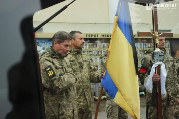 «Був доброю душею»: у  Луцьку попрощалися із воїном Юрієм Сапожником (фото, відео)