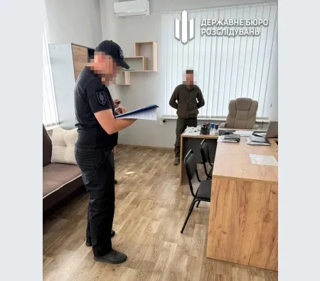 Перевіряють факти побиття, катування, корупції: ДБР проводить обшуки у понад 100 ТЦК (фото)